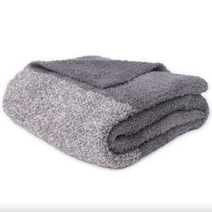 Barefoot dreams gray cozychic blanket.